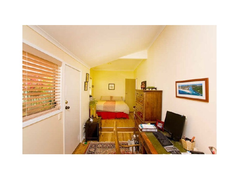 83 Ocean Parade, Burleigh Heads QLD 4220