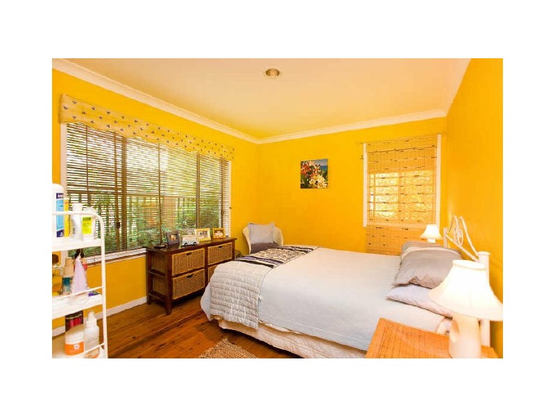 83 Ocean Parade, Burleigh Heads QLD 4220