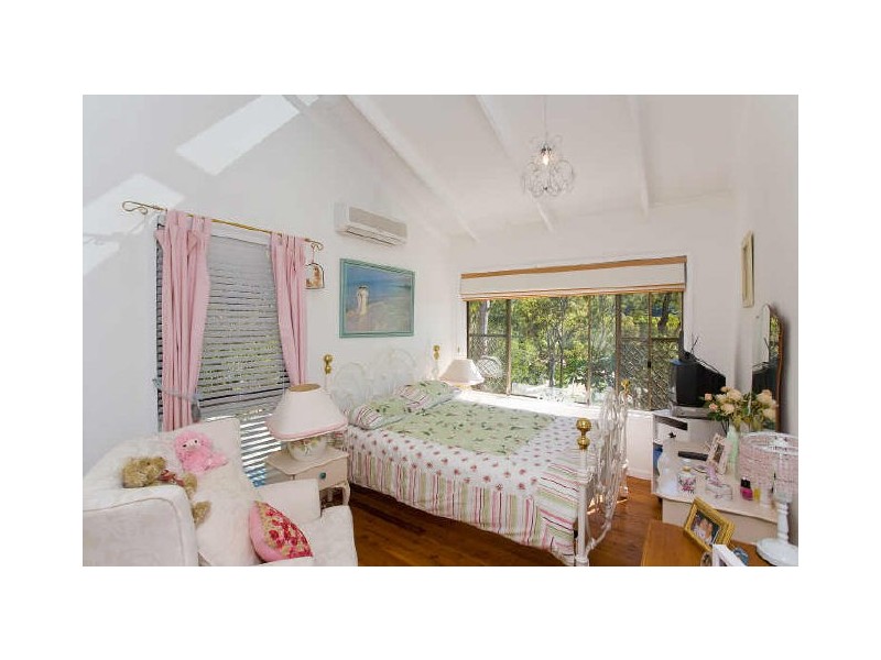 83 Ocean Parade, Burleigh Heads QLD 4220