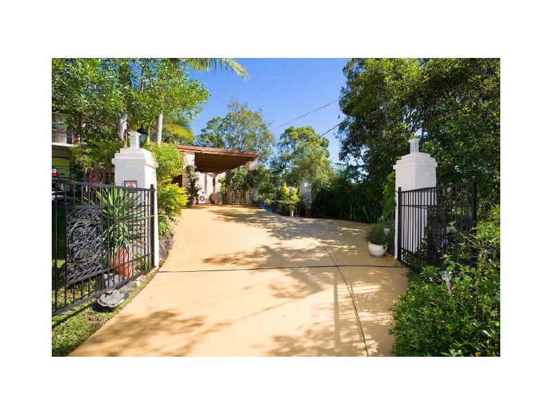 83 Ocean Parade, Burleigh Heads QLD 4220