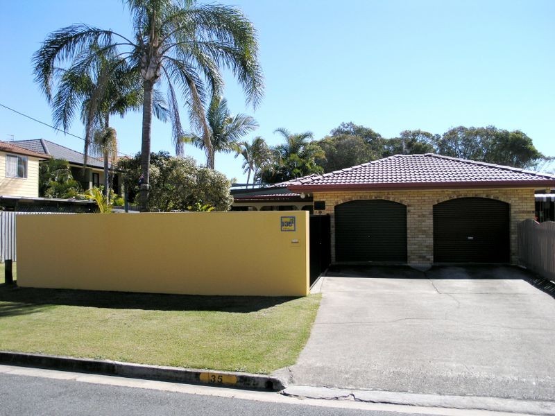 1/35 Twenty Seventh  Ave, Palm Beach QLD 4221