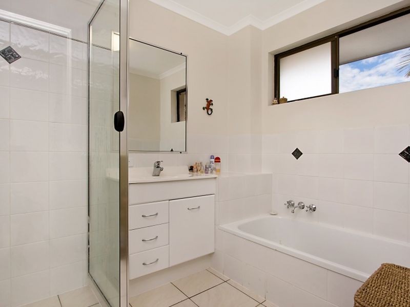 11/10 Twenty First Avenue, Palm Beach QLD 4221