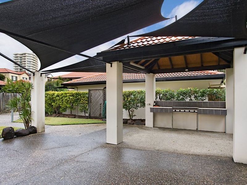 11/10 Twenty First Avenue, Palm Beach QLD 4221