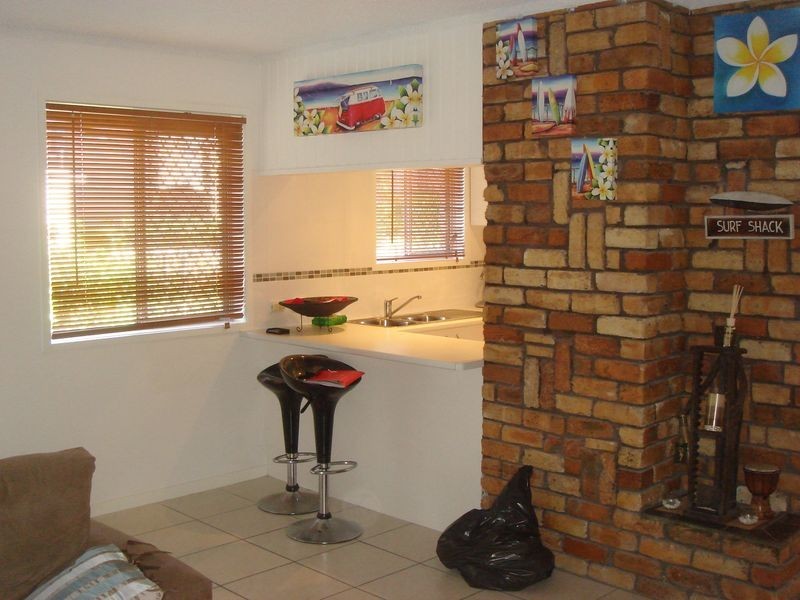1/10 Tenth Avenue, Palm Beach QLD 4221