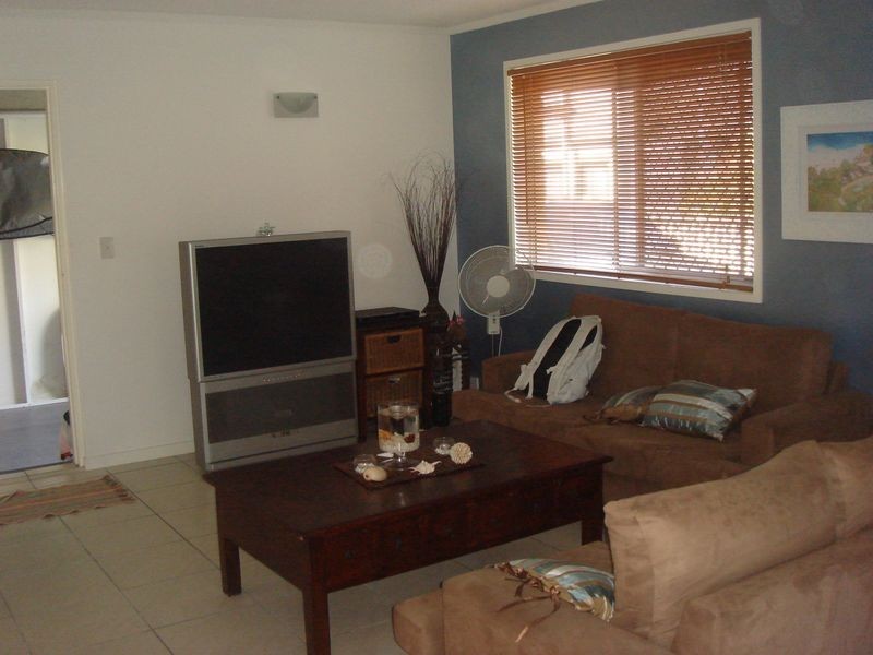 1/10 Tenth Avenue, Palm Beach QLD 4221