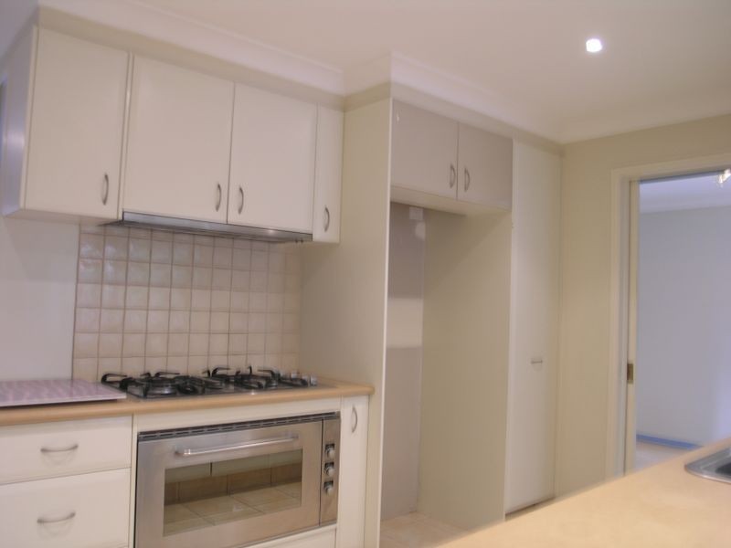 8 Kalamunda Close, Elanora QLD 4221