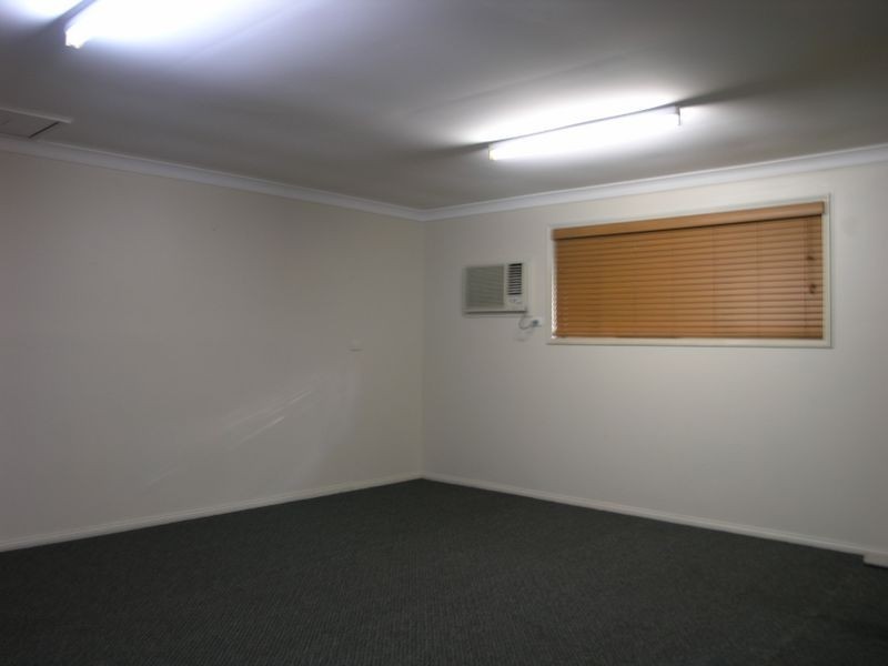 8 Kalamunda Close, Elanora QLD 4221