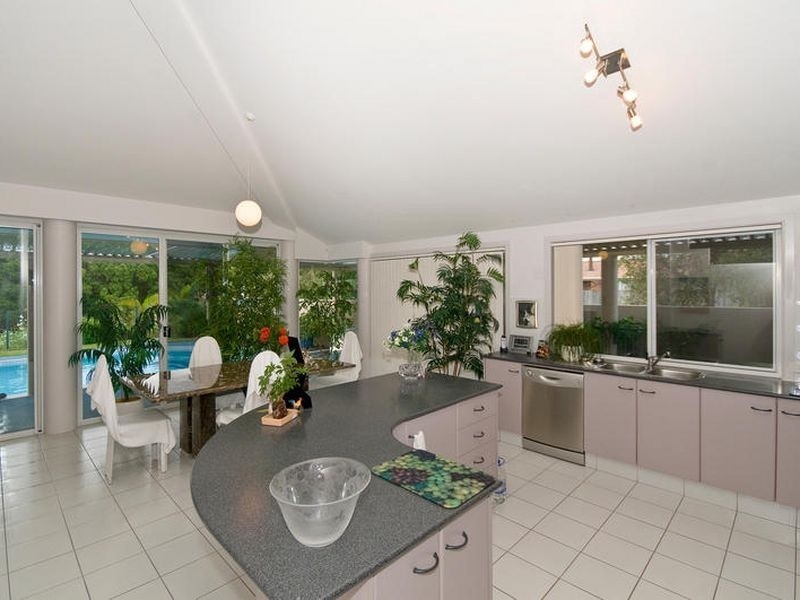 Elanora QLD 4221