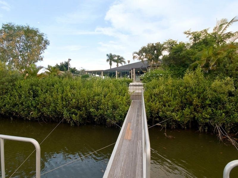 Elanora QLD 4221