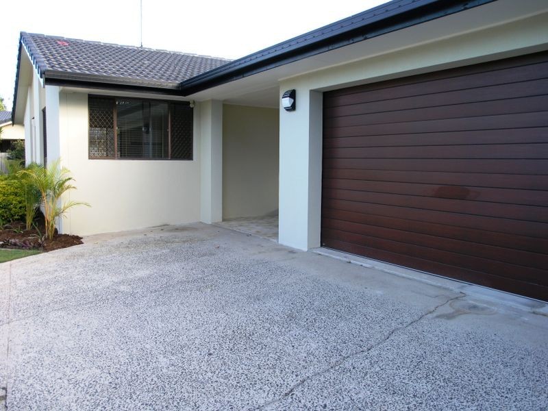 5 Barberry Court, Palm Beach QLD 4221
