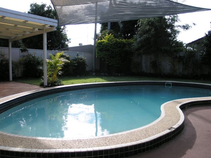 5 Barberry Court, Palm Beach QLD 4221