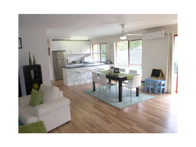 8 Ottelia Drive, Elanora QLD 4221