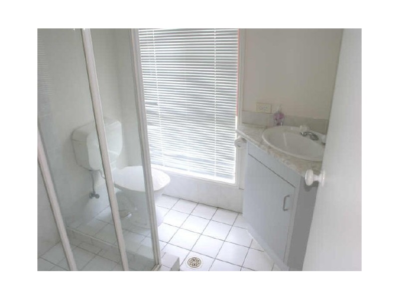 8 Ottelia Drive, Elanora QLD 4221