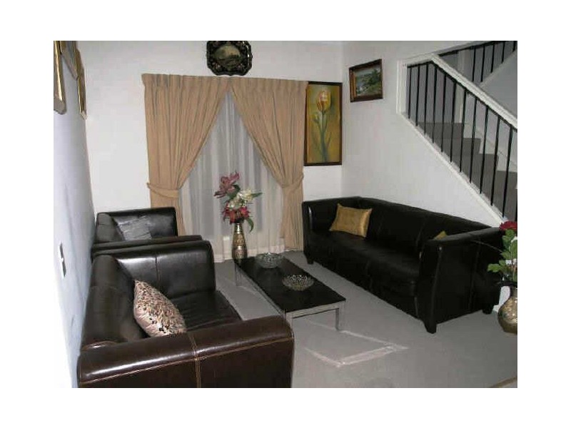 25 Highcrest Cct, Molendinar QLD 4214