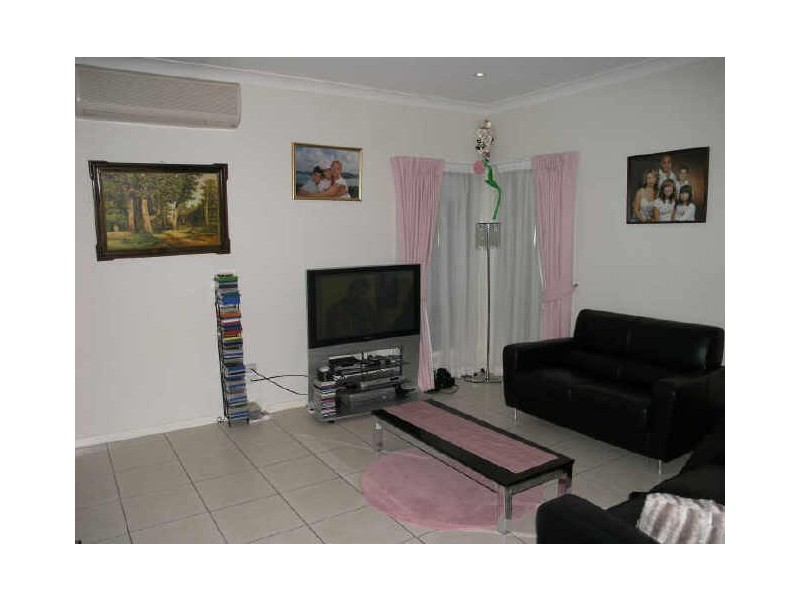 25 Highcrest Cct, Molendinar QLD 4214