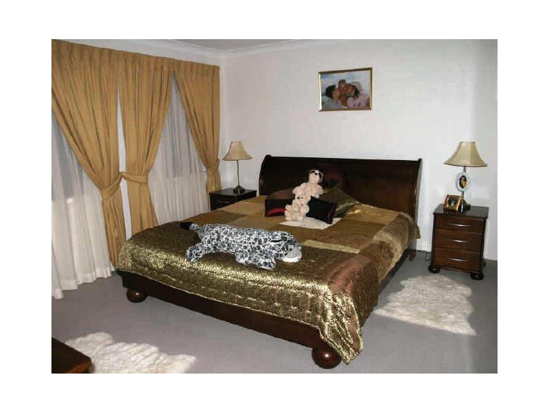 25 Highcrest Cct, Molendinar QLD 4214