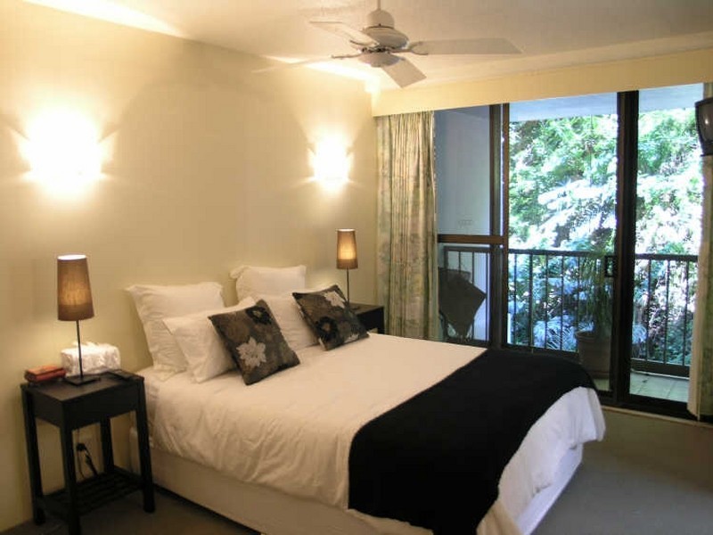 2C/828 Pacific Parade, Currumbin QLD 4223