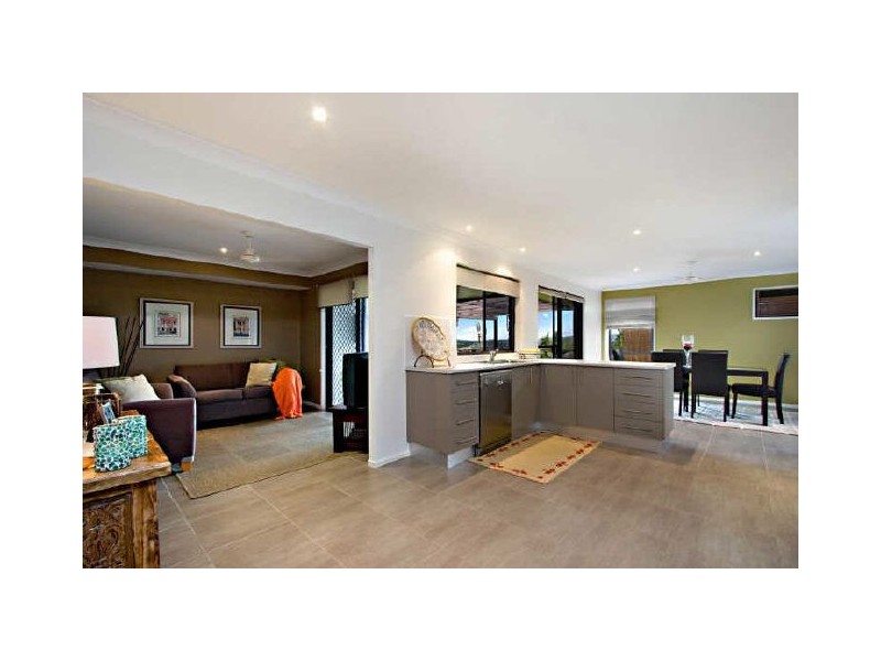 6 Doubleview Drive, Elanora QLD 4221