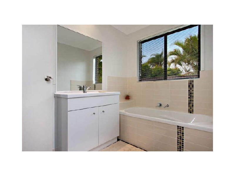 6 Doubleview Drive, Elanora QLD 4221