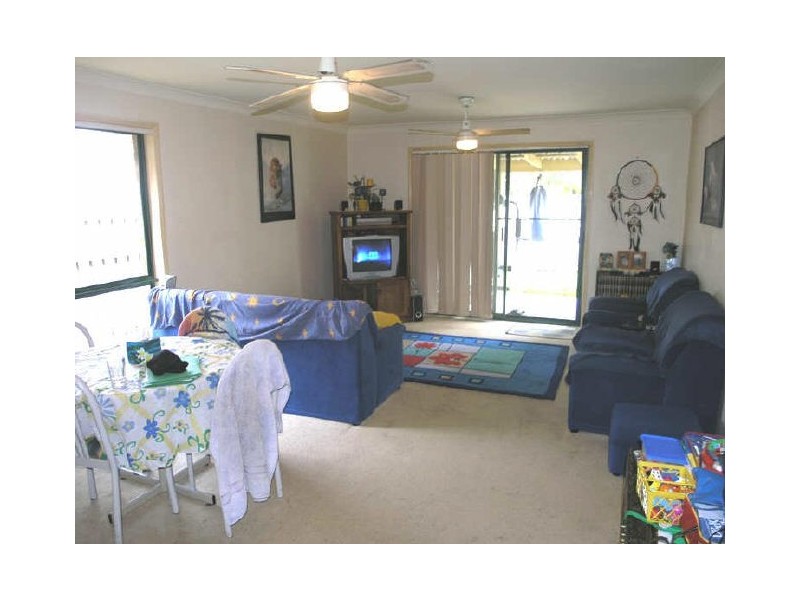 3/8 Ottelia Drive, Elanora QLD 4221