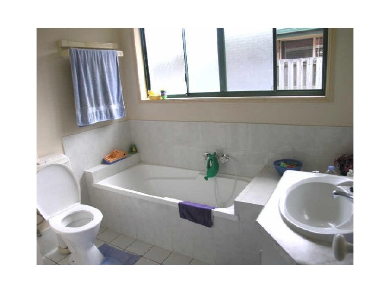 3/8 Ottelia Drive, Elanora QLD 4221