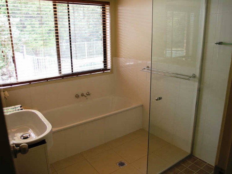 24 Evergreen Drive, Elanora QLD 4221