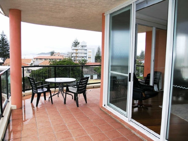 4/3 Twenty Seventh Avenue, Palm Beach QLD 4221