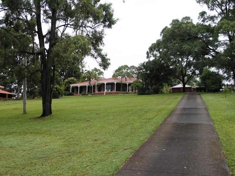 30 Cornwall Drive, Elanora QLD 4221