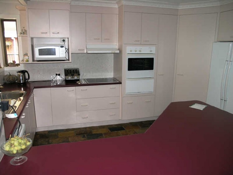 30 Cornwall Drive, Elanora QLD 4221