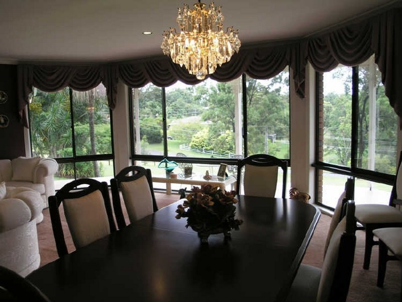 30 Cornwall Drive, Elanora QLD 4221