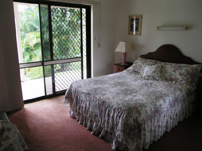 30 Cornwall Drive, Elanora QLD 4221