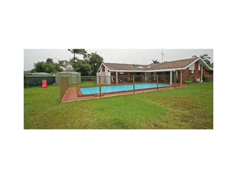9 Sumach Place, Palm Beach QLD 4221