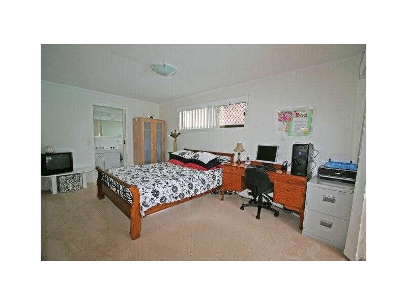 9 Sumach Place, Palm Beach QLD 4221