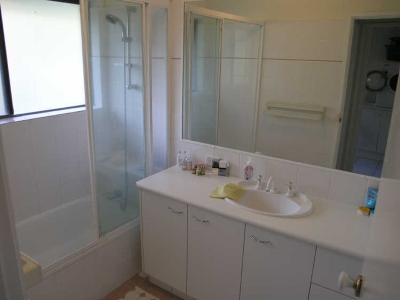 5 Benaroon Court, Tallebudgera QLD 4228