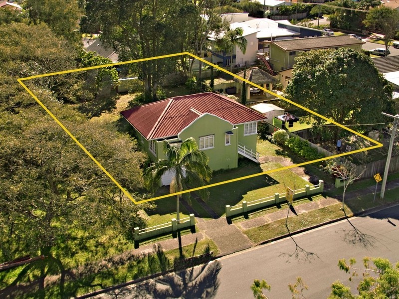 21 Eleventh Avenue, Palm Beach QLD 4221