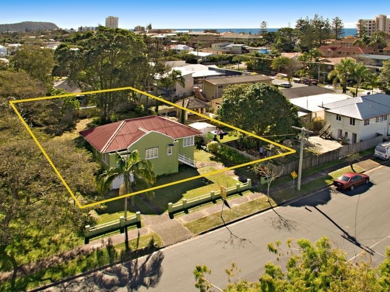 21 Eleventh Avenue, Palm Beach QLD 4221