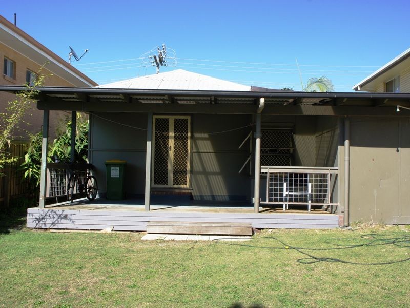 9 Fifteenth Avenue, Palm Beach QLD 4221