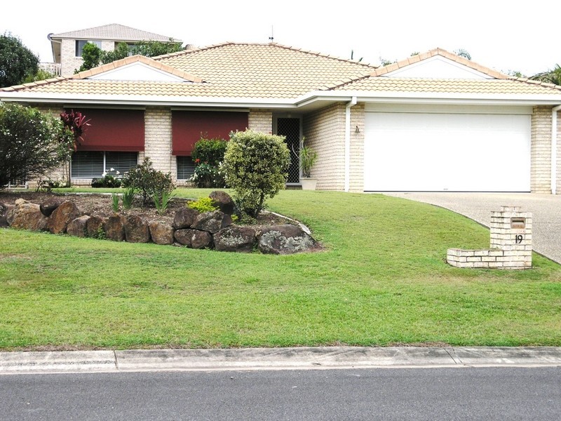 19 Nollamara Drive, Elanora QLD 4221