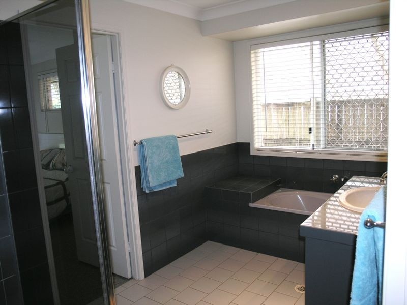 19 Nollamara Drive, Elanora QLD 4221