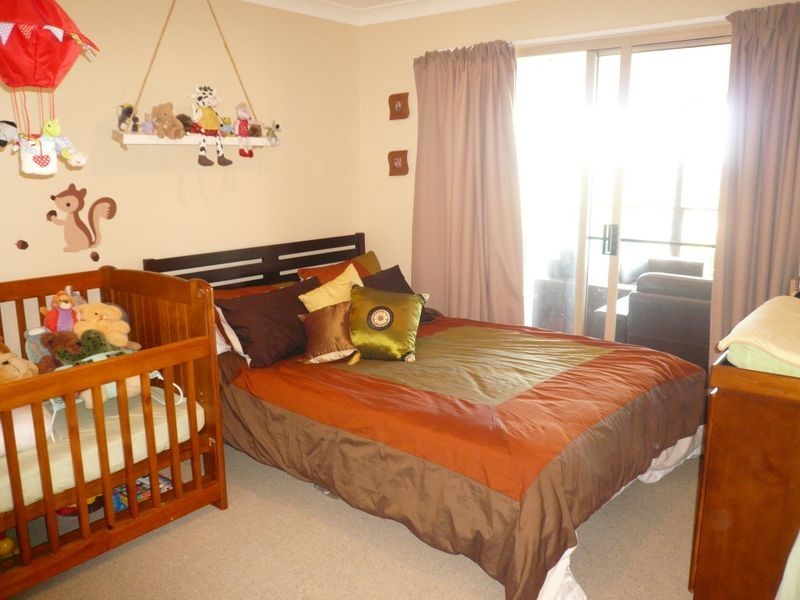 64 Doubleview Drive, Elanora QLD 4221