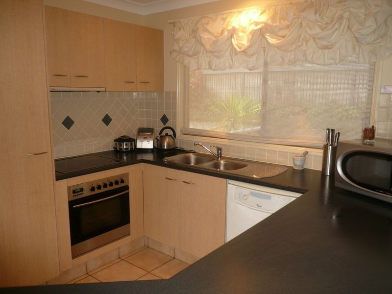 64 Doubleview Drive, Elanora QLD 4221