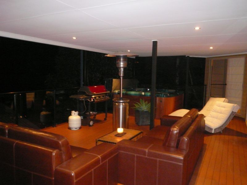 64 Doubleview Drive, Elanora QLD 4221