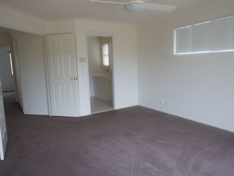21 Tranquility Circuit (Oyster Co, Helensvale QLD 4212