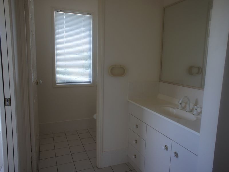 21 Tranquility Circuit (Oyster Co, Helensvale QLD 4212