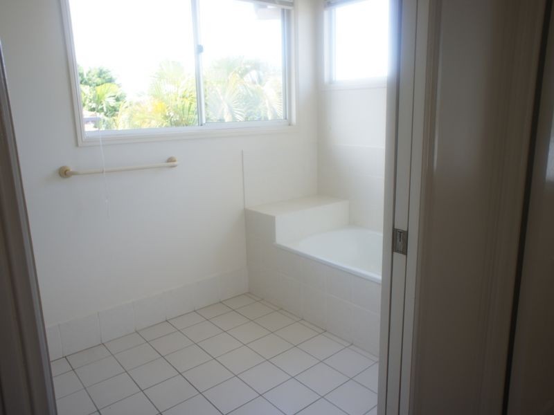 21 Tranquility Circuit (Oyster Co, Helensvale QLD 4212