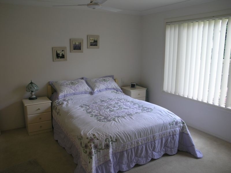 4 Hibertia Avenue, Elanora QLD 4221