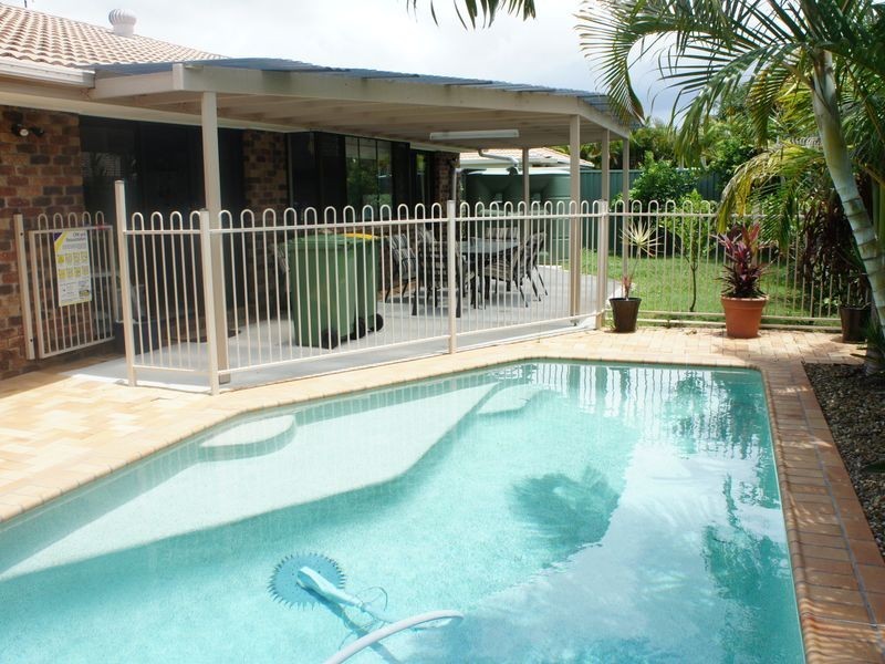 60 Avocado Street, Elanora QLD 4221