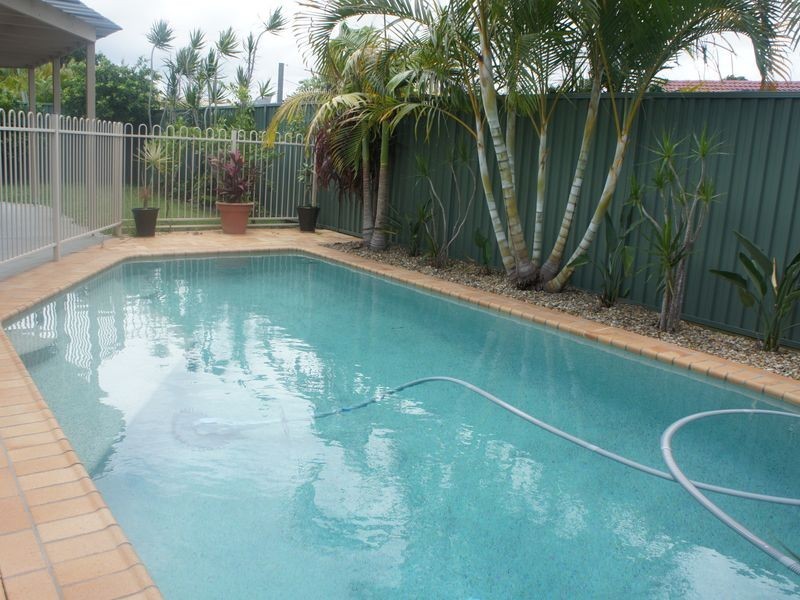 60 Avocado Street, Elanora QLD 4221