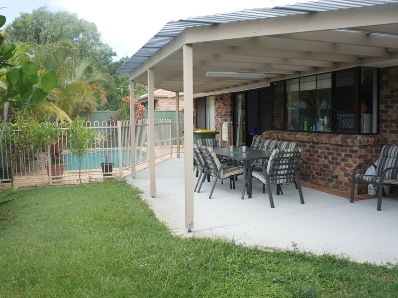 60 Avocado Street, Elanora QLD 4221