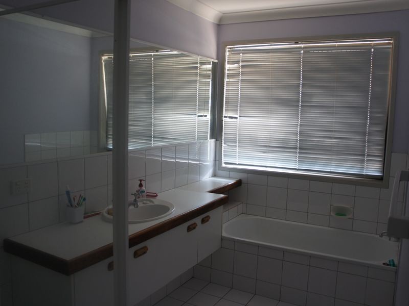 60 Avocado Street, Elanora QLD 4221